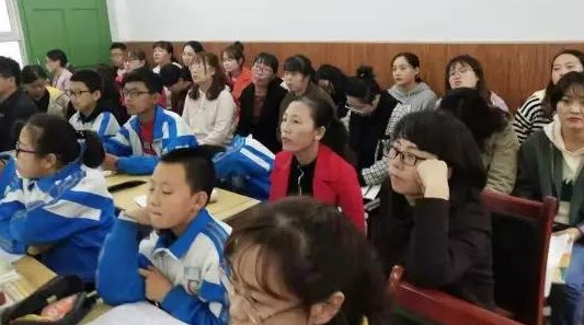 中学的大力支持和积极配合,佳县教研室今后将继续发挥全县知名教师的