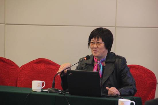 诸城龙源学校刘花兰校长作学术报告